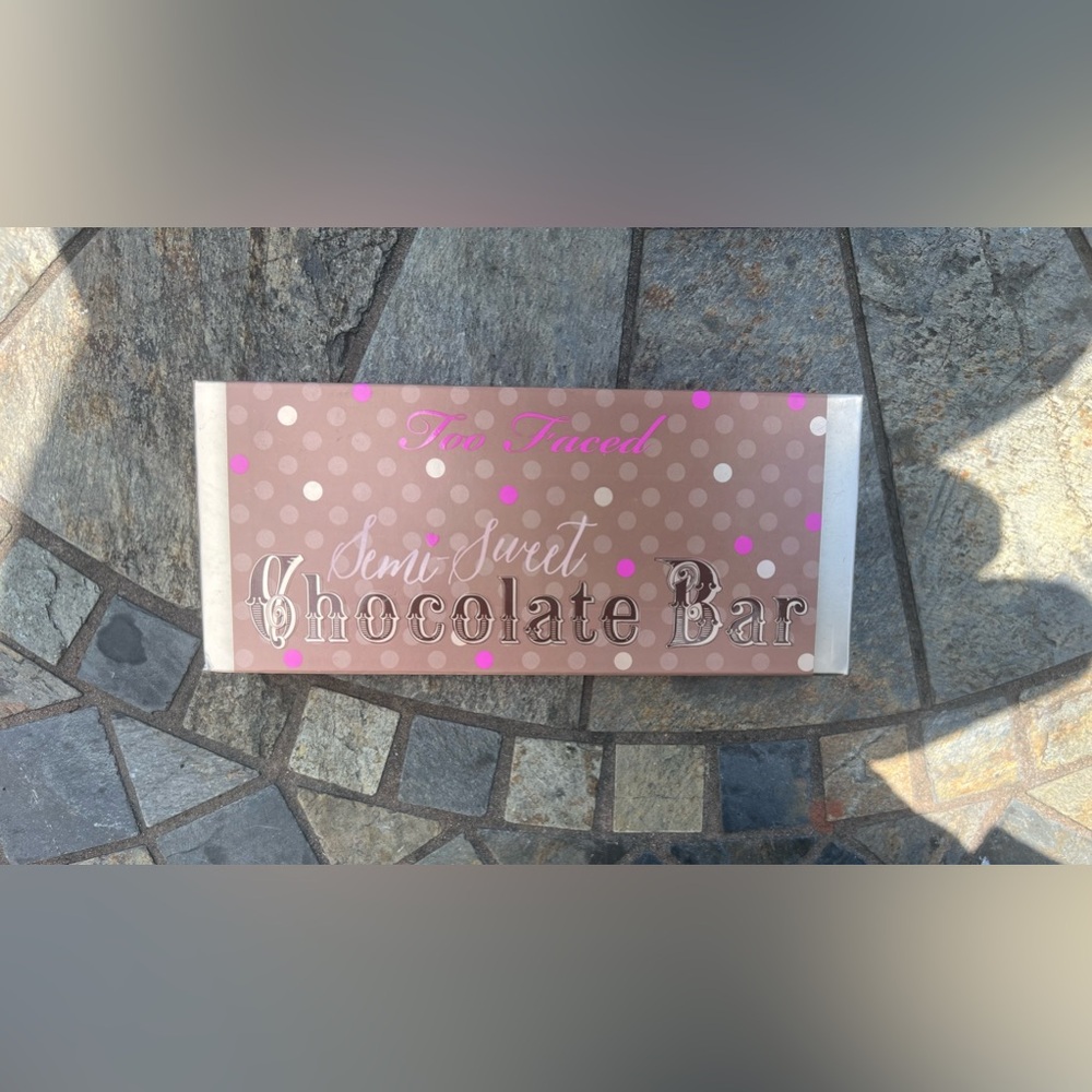 SEMI SWEET CHOCOLATE BAR Eyeshadow New
